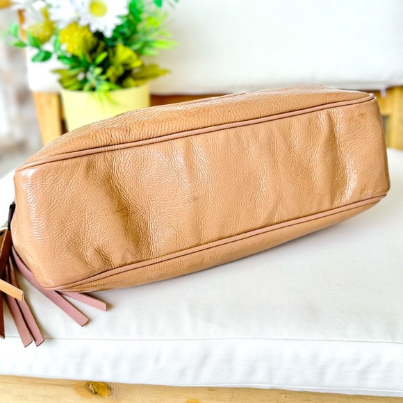 Gucci SoHo Small Tan Patent Leather Top Zip Chain Strap Tassel Shoulder Bag - Picture 10 of 17